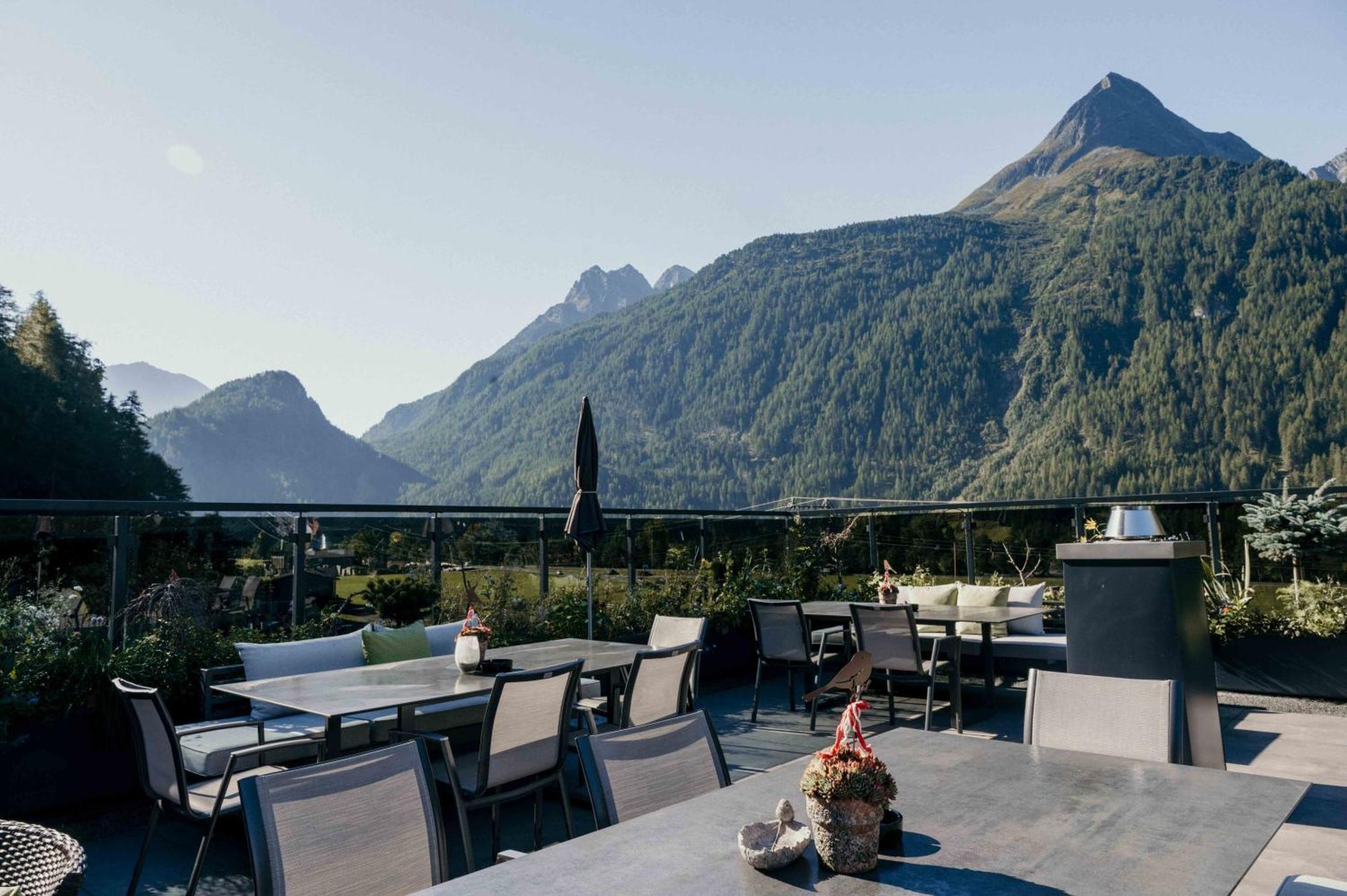 Vier Studios & Restaurant Langenfeld Exterior photo